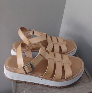 Universal Thread Justine Platform Sandals Sz 9.5